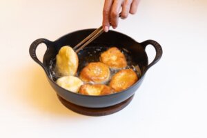 Dales la vuelta cuando esté dorados por un lado