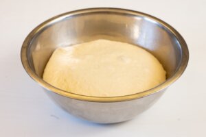 Deja que la masa aumente hasta doblar su volumen.