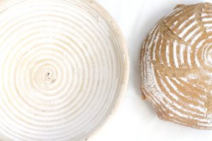 Cómo usar un banneton para hacer pan con espirales en la corteza