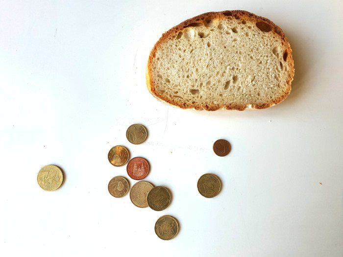 ¿Compensa al bolsillo hacer pan en casa?