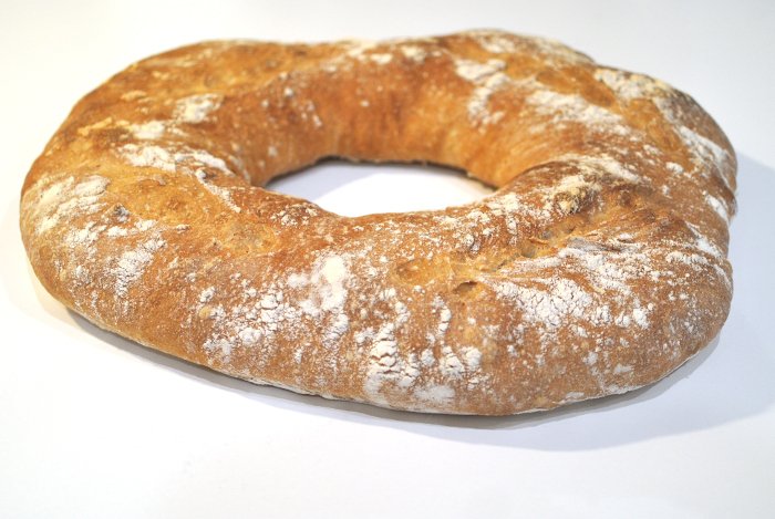 <em>Bola</em> gallega, el pan con efecto Chimos